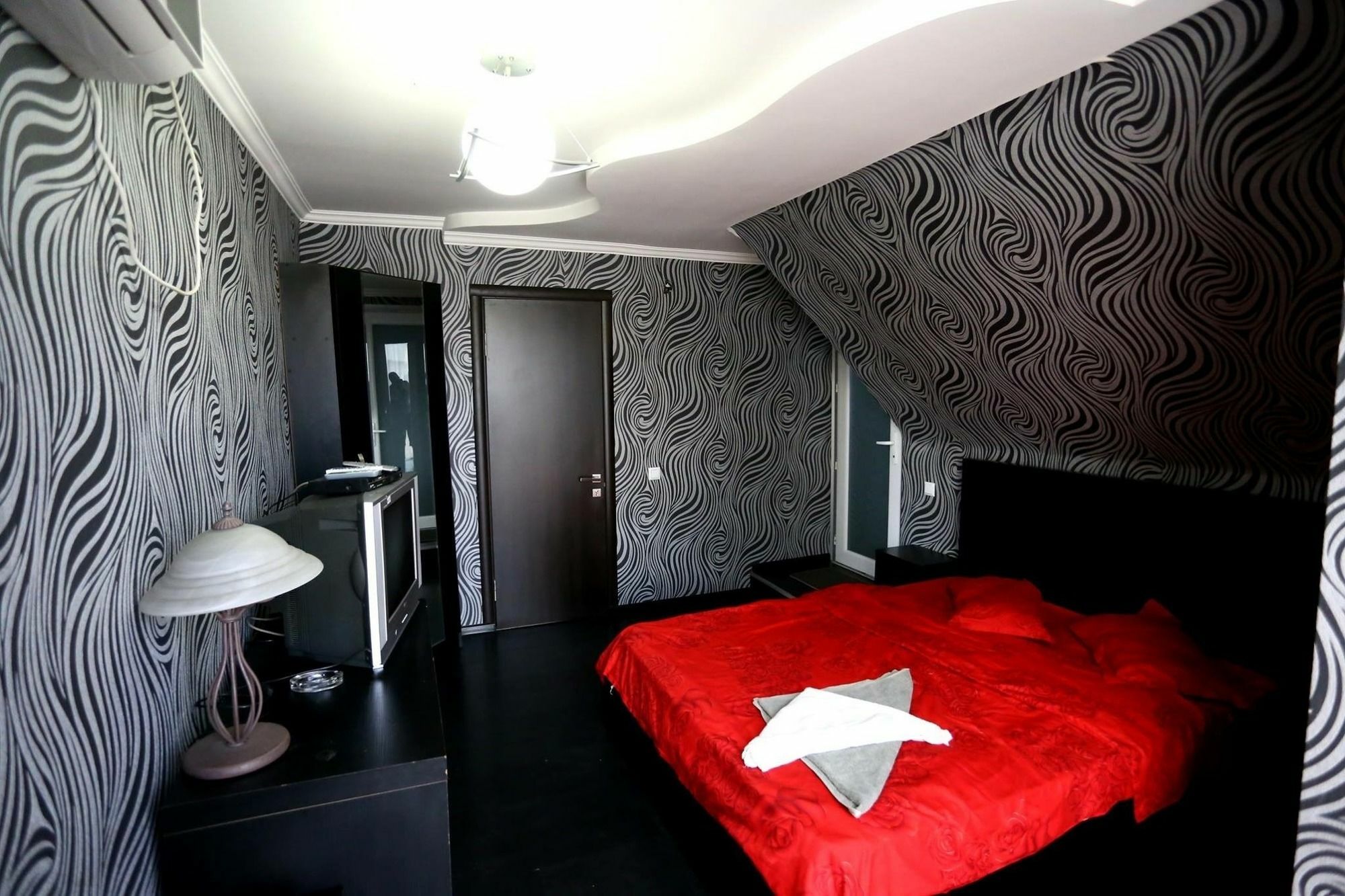 Hotel Cristal Palace Тбілісі Екстер'єр фото